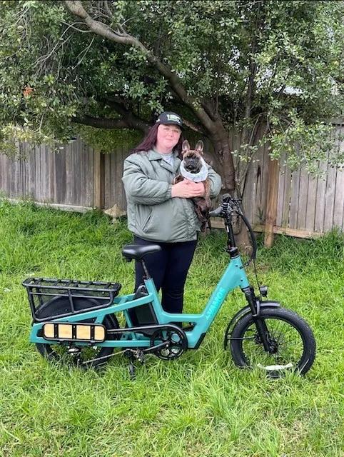Nysha with her Vamos e-bike prize