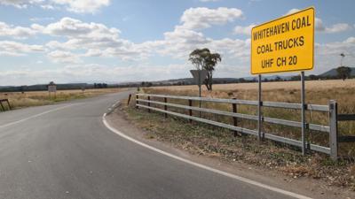 Whitehaven Beach header image: pristine white sand, turquoise water, blue sky.