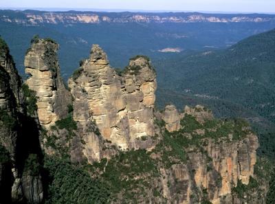 Three Sisters rock formation, Katoomba, Australia. Blue Mountains landscape.